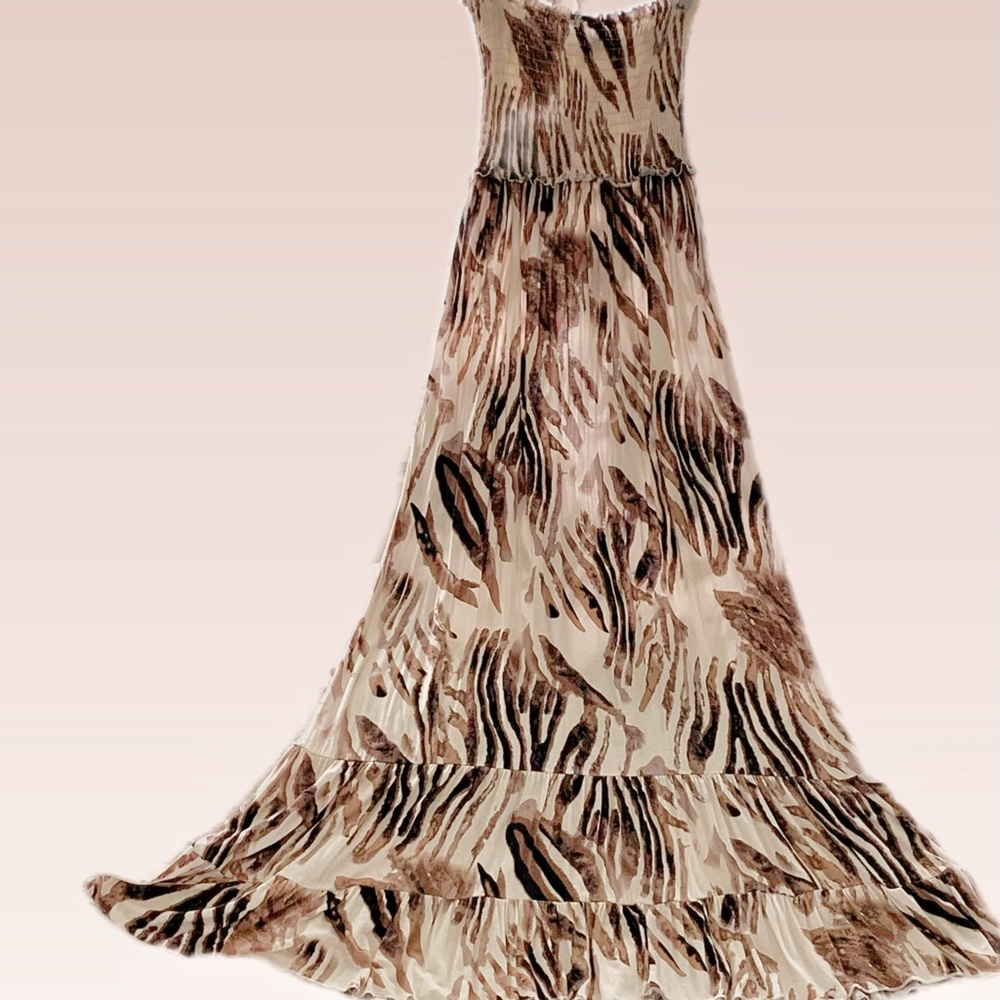 ELEGANT & CLASSY DESCRIBES THIS MULTI BROWNS TONES MAXI DRESS